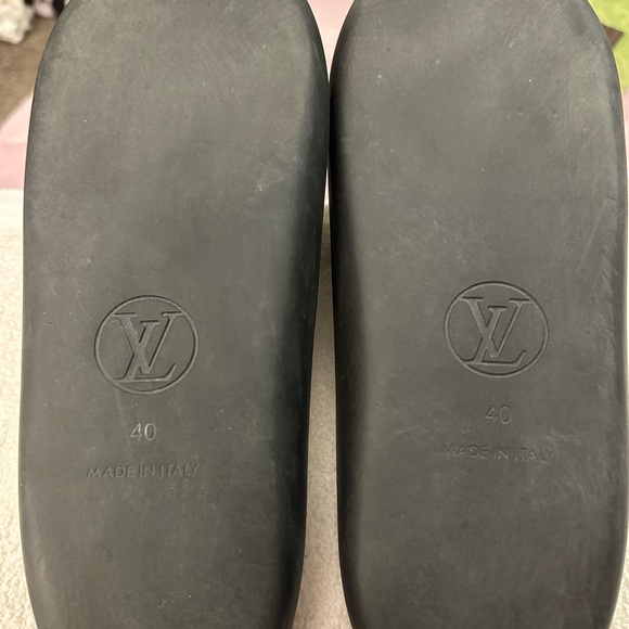 Louis Vuitton Sunbath Flat Mule size 40 like new. Only worn maybe 10 times. - Picture 7 of 10